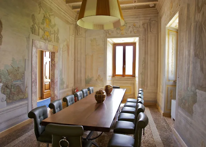 Отель Tolomei & 5*